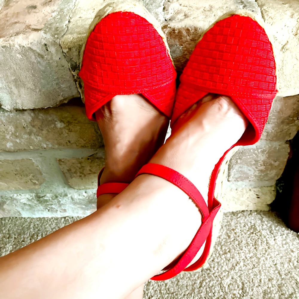 Ralph Lauren Coral Red Capricia Espadrille Wedge | Sz 8.5B. Pre owned condition